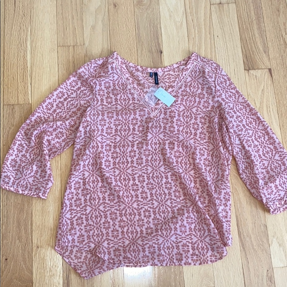 Maurices top